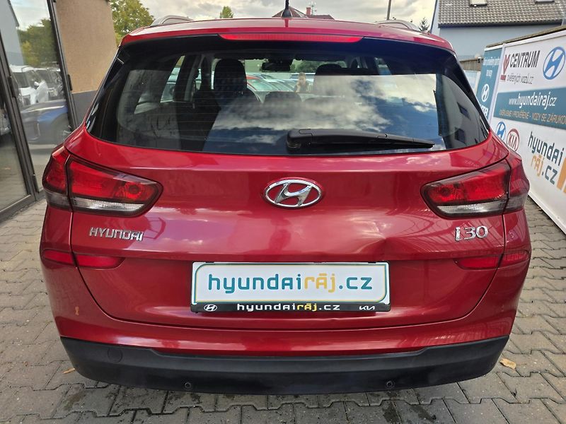 Hyundai i30 1.0-KLIMA-ISOFIX-TEMPOMAT - fotka 8 z 11