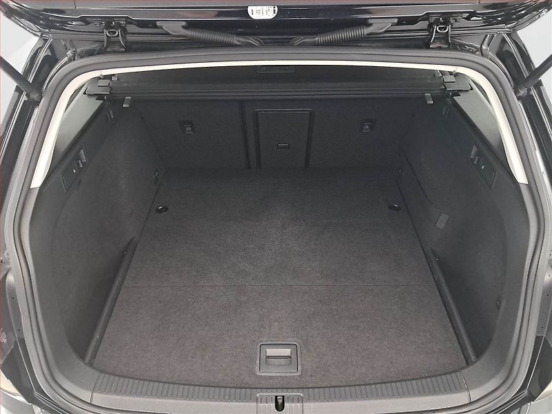 Volkswagen Golf (2019) 1.6 TDI, Kůže, Tempomat - fotka 13 z 18