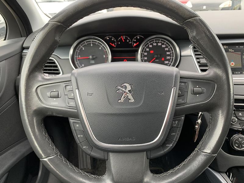 Peugeot 508 SW 2.0HDi PANORAMA NAVI KLIMA - fotka 16 z 45
