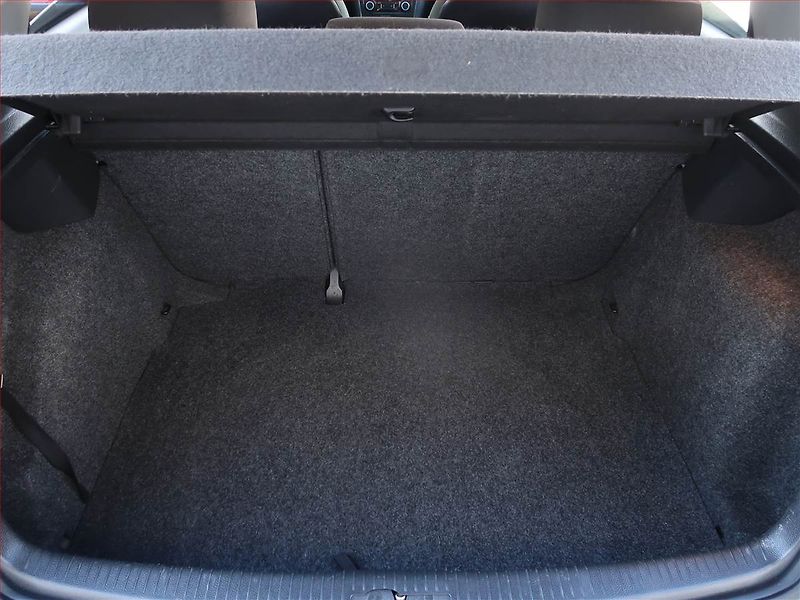 Volkswagen Golf (2010) 1.6 TDI, Serv.kniha - fotka 13 z 14