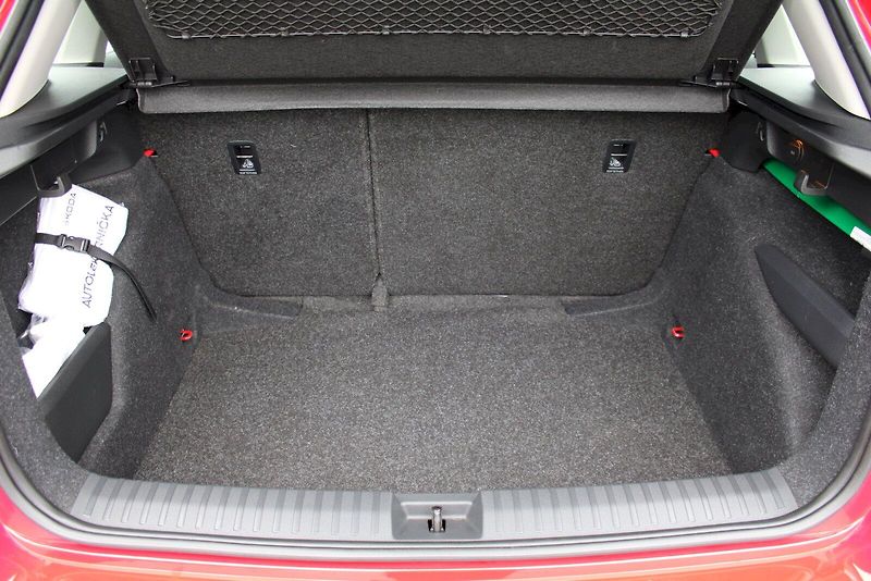 Škoda Kamiq (2024) Fresh 1.0TSI / 81kW 7°DSG - fotka 22 z 24