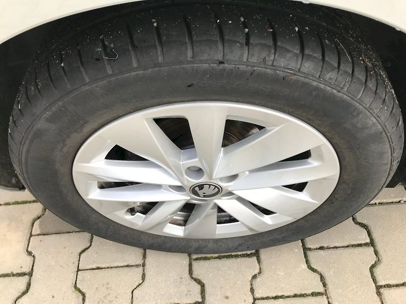 Škoda Scala (2025) SELEC TSI 85/1.0 M6F - fotka 12 z 23