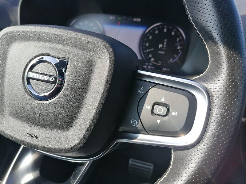 Volvo XC40 (2020) 1.5 T5 PHEV R-DESIGN 192kW - fotka 26 z 41