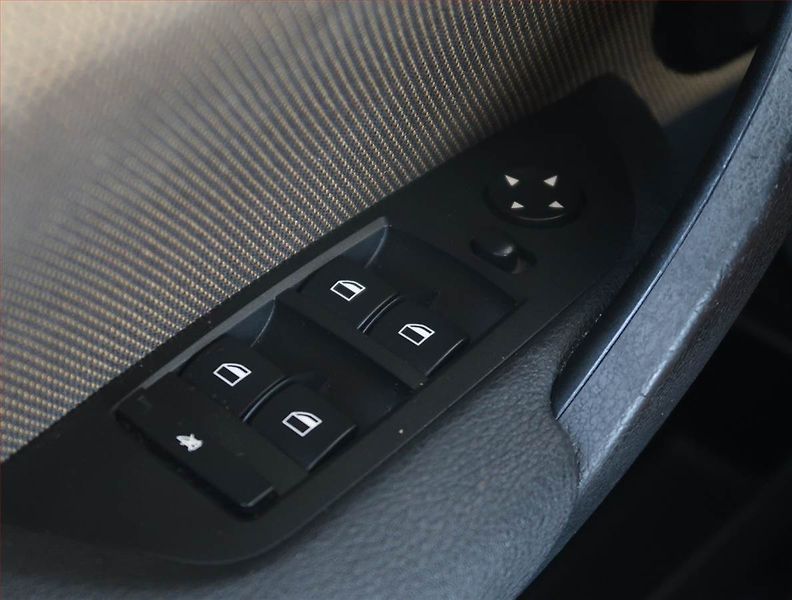 BMW X1 (2013) xDrive18d, 4X4, Automat - fotka 16 z 19