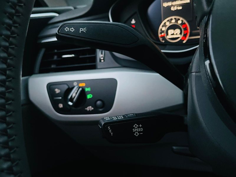 Audi A5 2.0i 140KW AUT KAMERY VÝHŘEV - fotka 47 z 52