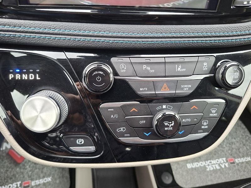 Chrysler Pacifica (2021) 3,6L adapt,anroid, REZERVACE - fotka 29 z 50