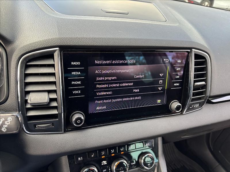 Škoda Karoq 2,0 TDI 110kW Style 4x4 - fotka 35 z 48