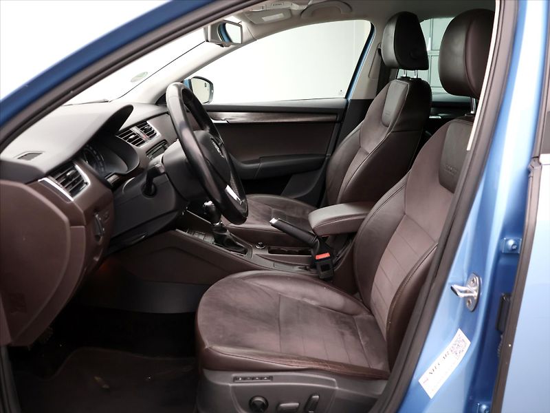 Škoda Octavia 2,0 TDI 135kW 4x4 DSG Scout - fotka 11 z 32