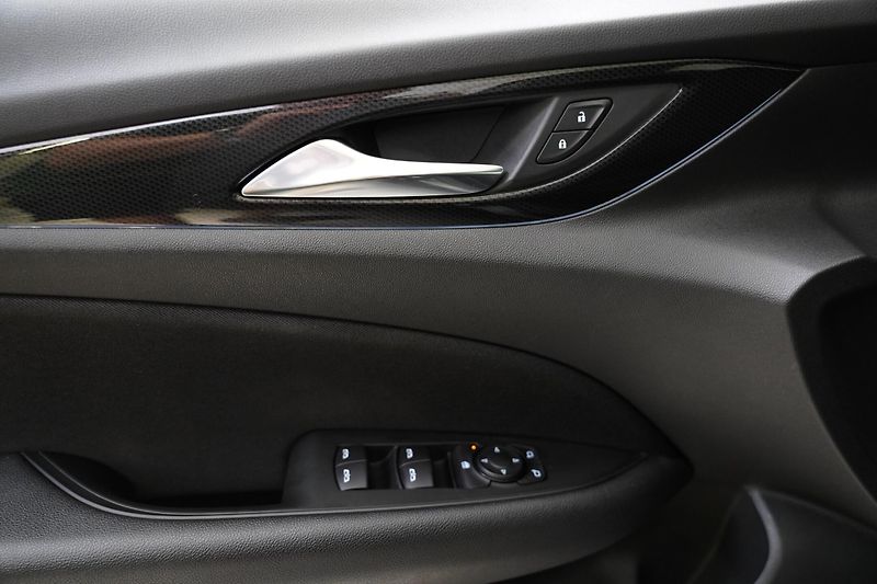 Opel Insignia - fotka 12 z 25