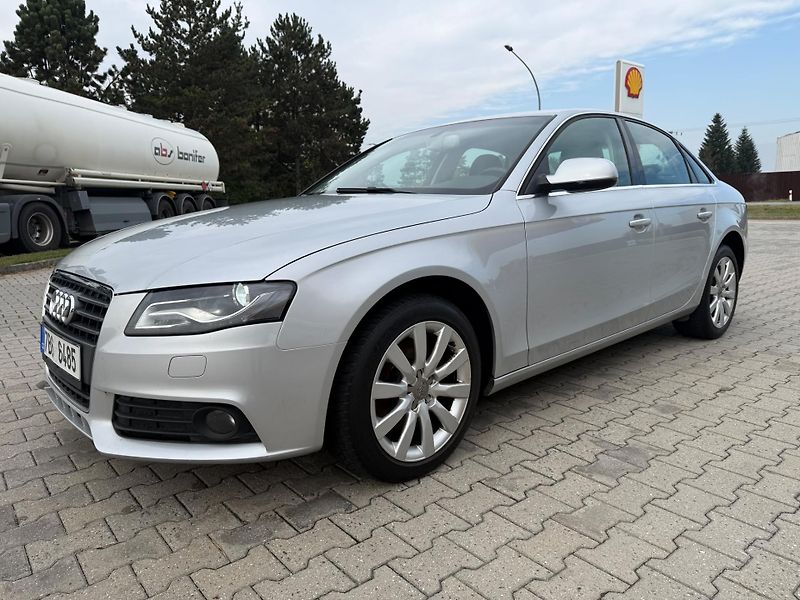 Audi A4 (2010) 2,0 TDI - fotka 3 z 21
