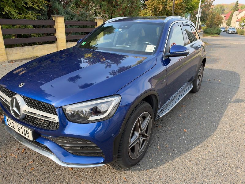 Mercedes-Benz GLC (2021) 300 de 4 matic - fotka 8 z 31