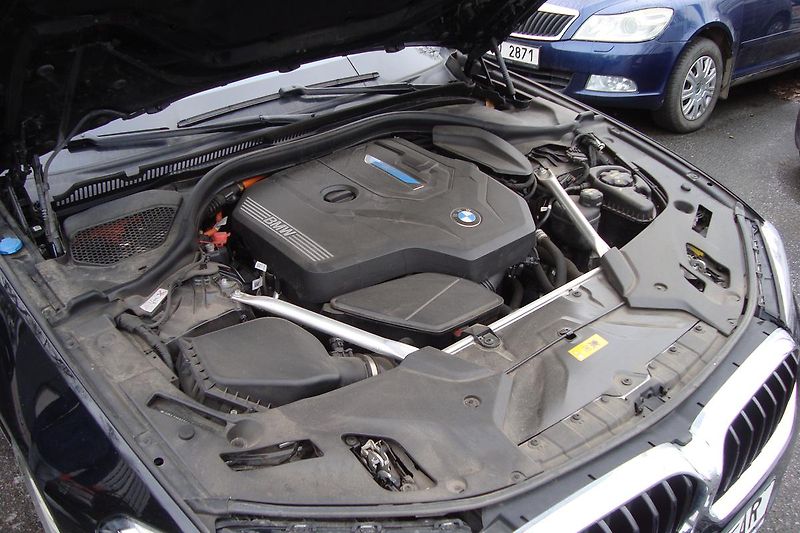 BMW Řada 5 (2021) 530e Xdrive, ČR, 1.Maj.S.Kn. - fotka 19 z 65