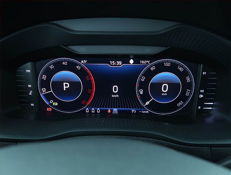 Škoda Karoq (2018) Style Plus 1.6 TDI, Automat - fotka 11 z 23