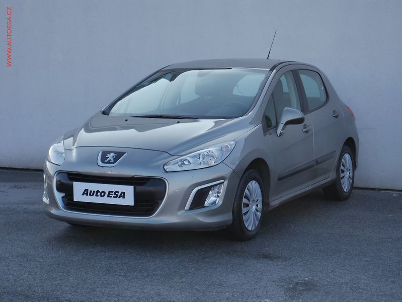 Peugeot 308 (2012) 1.4 VTi, 2.maj,ČR, Access - fotka 3 z 19