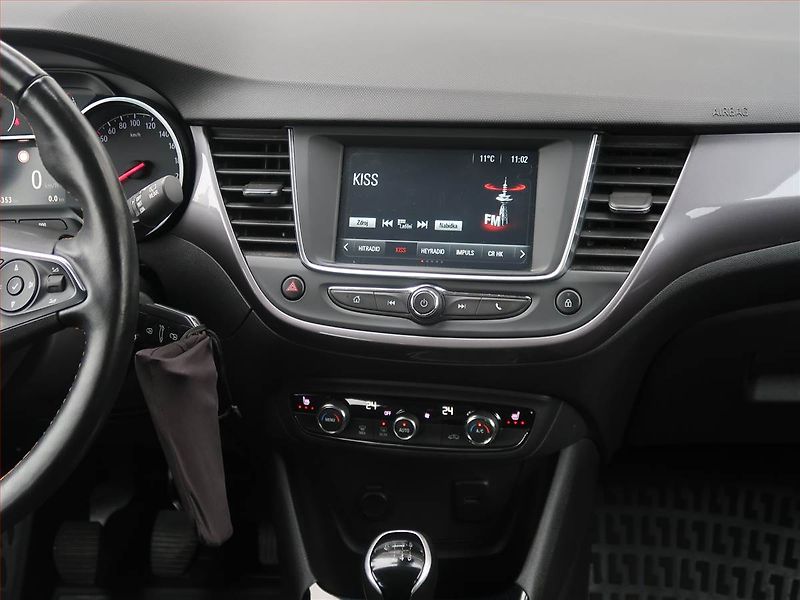 Opel Crossland X (2021) 1.2 Turbo, ČR,1.maj, Kůže - fotka 12 z 22