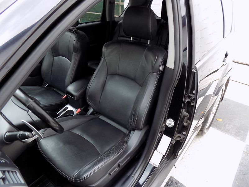 Mitsubishi Outlander (2012) 2.2DI-D/AWD/1.Maj.ČR/7.míst/ - fotka 17 z 45