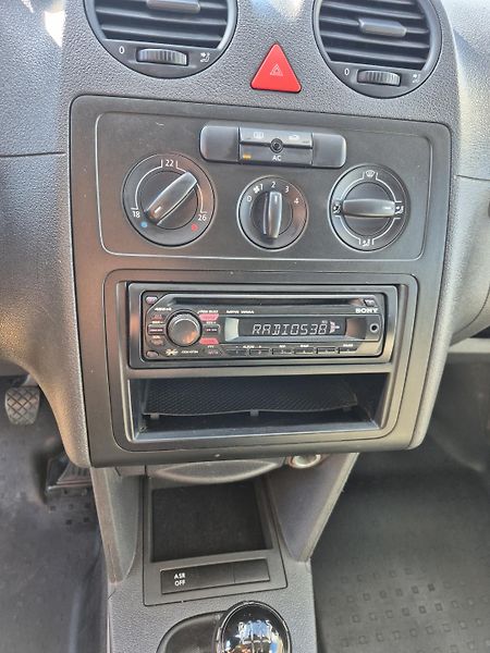 Volkswagen Caddy (2009) 1.9Tdi Tažné Klima - fotka 16 z 23