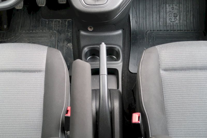 Toyota ProAce City Verso (2022) Business Shuttle 1,2 T Long /8 - fotka 11 z 32