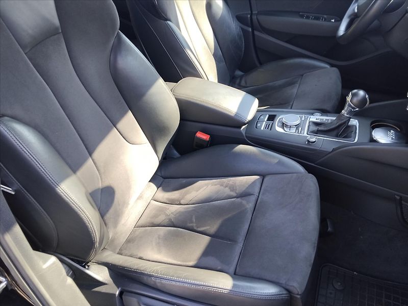 Audi A3 1,6   Sportback - fotka 22 z 32