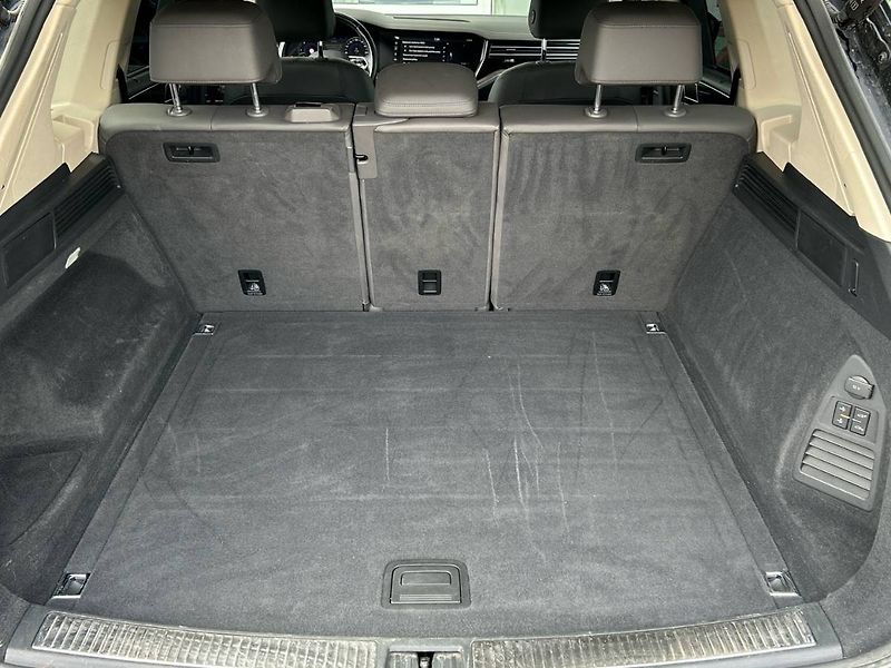 Volkswagen Touareg (2021) 3.0 TDI 8AUT 4MOTION R-Line - fotka 19 z 32