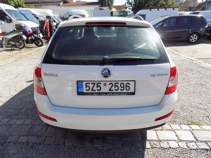 Škoda Octavia 1,6 TDI 81 KW NOVÉ ROZVODY!!! - fotka 11 z 38