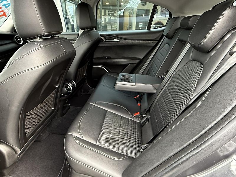 Alfa Romeo Stelvio 2,0T Q4 280PS 4x4 Automat - fotka 20 z 40