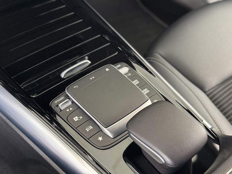 Mercedes-Benz GLA 200d AUT*Distronic*Tažné*DPH - fotka 24 z 37