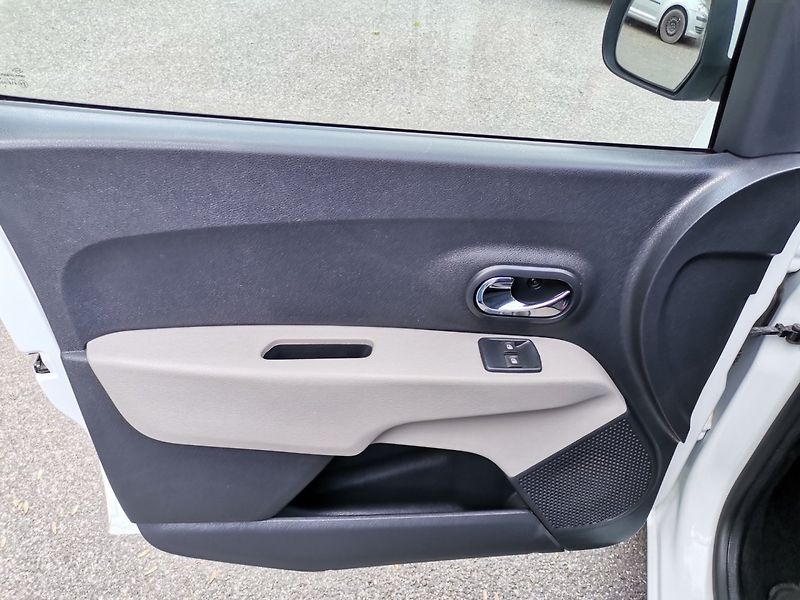Dacia Lodgy (2016) 1.6i 75kw Tempomat Klima - fotka 9 z 26
