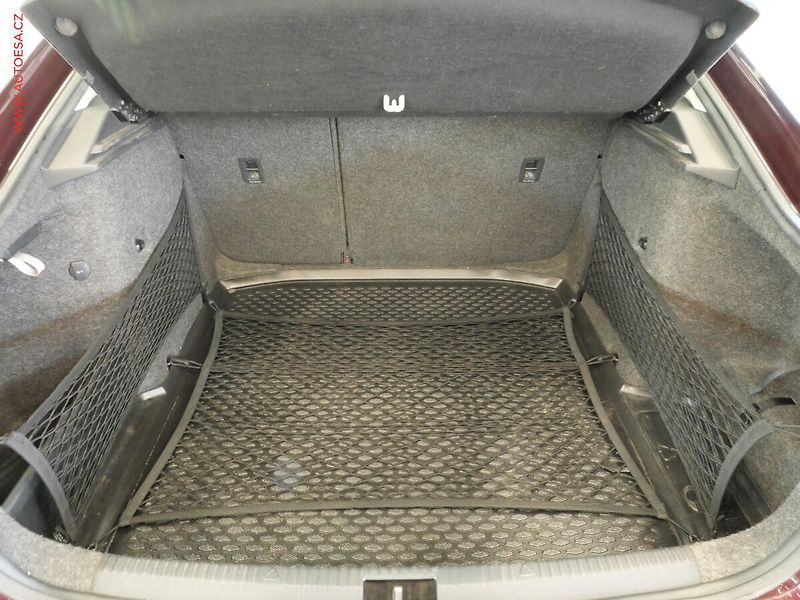 Škoda Octavia (2014) 1.6 TDI, ČR, servis.kniha - fotka 7 z 21