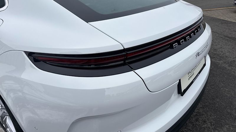 Porsche Panamera 4 E-Hybrid - fotka 14 z 30
