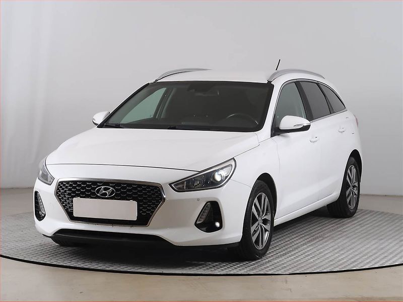 Hyundai i30 (2018) 1.6 CRDi, Tempomat - fotka 2 z 17