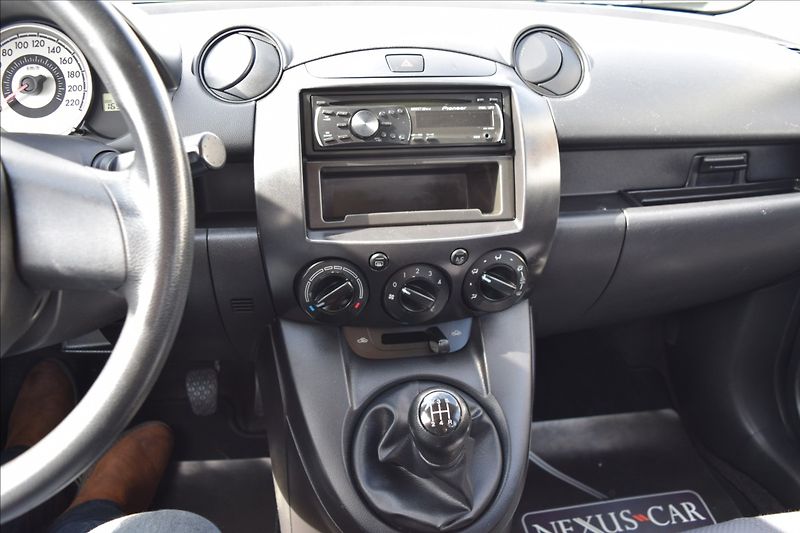 Mazda 2 1,4 i 55KW KLIMA - fotka 28 z 35