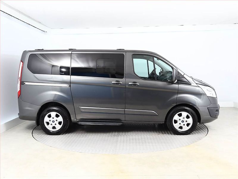 Ford Tourneo Custom (2018) 2.0 EcoBlue, ČR, DPH - fotka 6 z 15