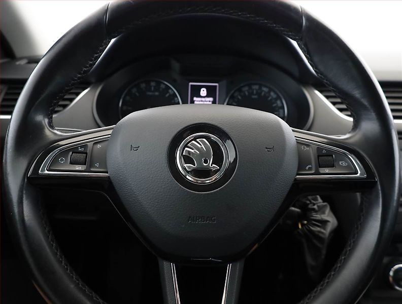 Škoda Octavia (2014) 1.6 TDI, 4X4, Tempomat - fotka 8 z 17