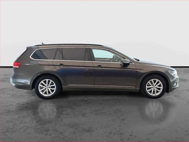 Volkswagen Passat (2015) 2.0 TDI, Automat, Serv.kniha - fotka 6 z 19