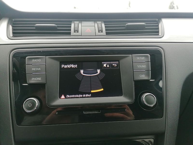 Škoda Rapid (2016) 1.4 TDi DSG výhřevy, Tempomat - fotka 13 z 22