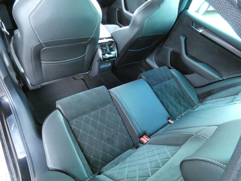 Škoda Superb Combi Sportline 2.0 TDI 4x4 DS - fotka 25 z 30