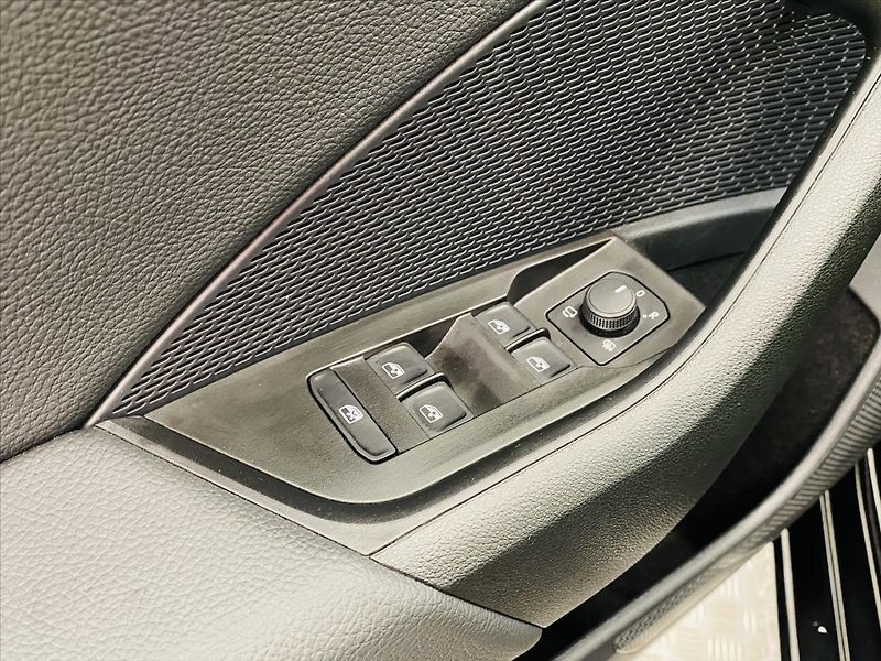 Škoda Octavia 1,5 TSI 110kW Selection - fotka 12 z 25
