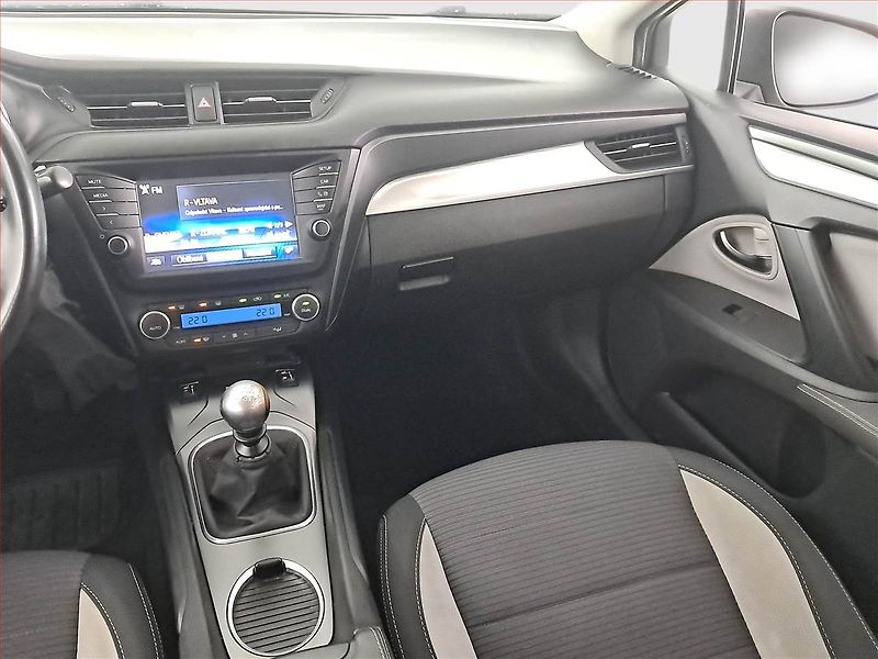 Toyota Avensis (2016) 2.0 D-4D, ČR,1.maj, Serv.kniha - fotka 8 z 21