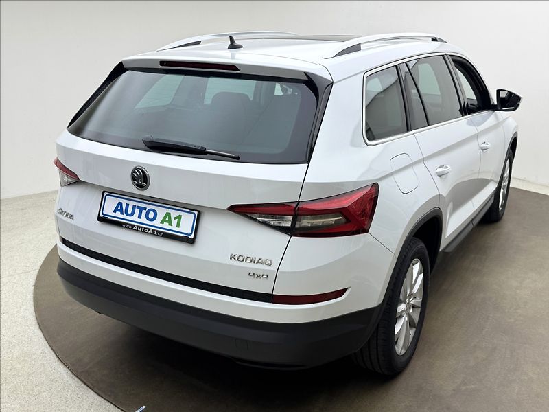 Škoda Kodiaq 2,0 DSG 4X4 CANTON ACC 360° - fotka 4 z 47