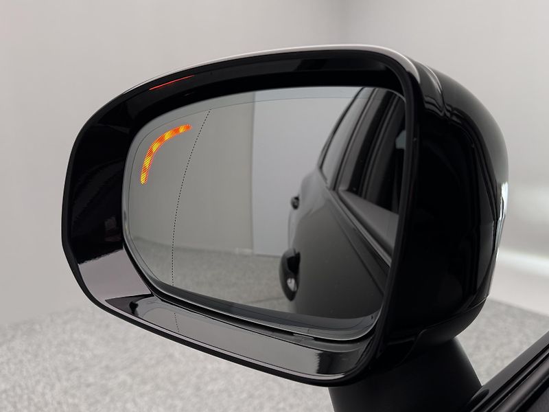 Volvo XC60 (2026) B5 AWD AUT ULTRA BLACK EDITION - fotka 16 z 24