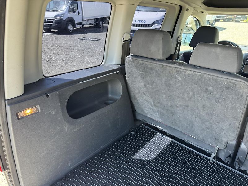 Volkswagen Caddy 1.6TDi,75kw,5míst,klima,Tažné. - fotka 12 z 37