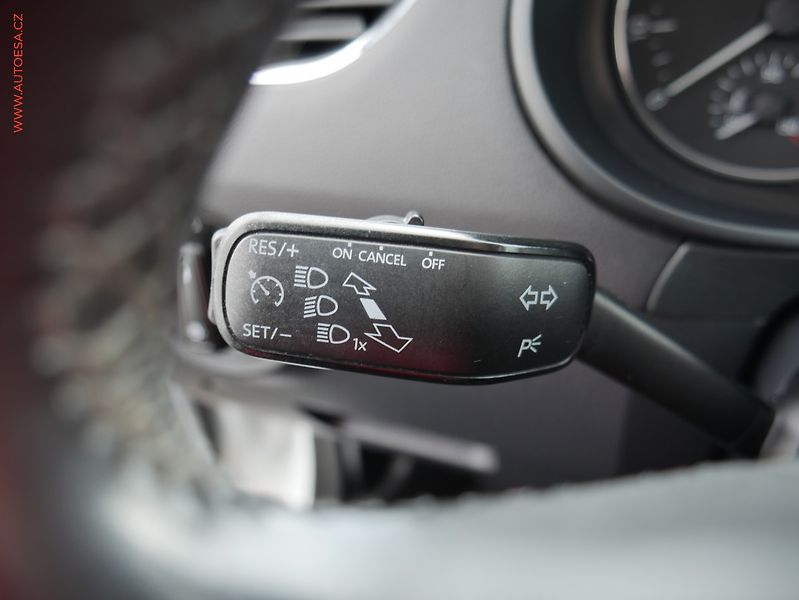 Škoda Octavia (2014) 1.2 TSi, ČR, Elegance - fotka 15 z 20
