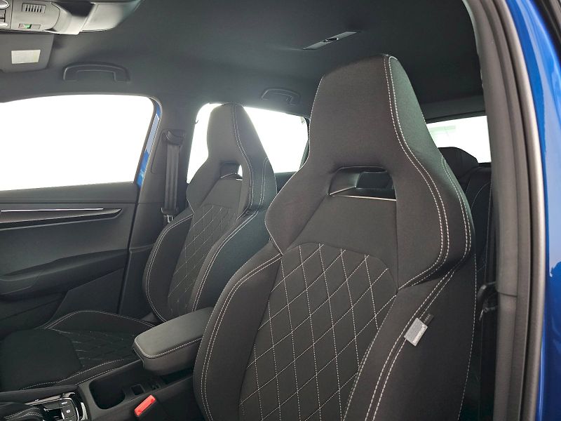 Škoda Karoq (2025) 2.0TSi 140kW 4X4 SPORTLINE TAŽ - fotka 30 z 35