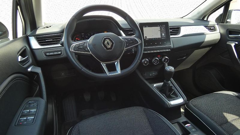 Renault Captur 1,3  TCe 140 Techno - fotka 5 z 22