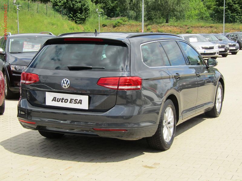 Volkswagen Passat (2018) 1.4TSi, DSG, výhřev sed. - fotka 4 z 19
