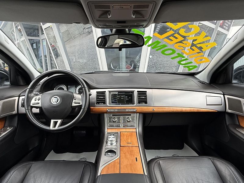 Jaguar XF 3,0 V6 Diesel Lux Automat - fotka 26 z 40