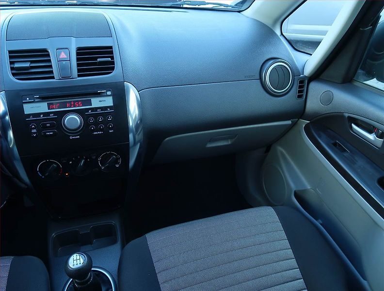 Suzuki SX4 (2014) 1.6 VVT, ČR,1.maj, Serv.kniha - fotka 8 z 15