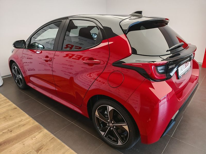 Toyota Yaris 1.5 TNGA HEV Executive VIP - fotka 8 z 33