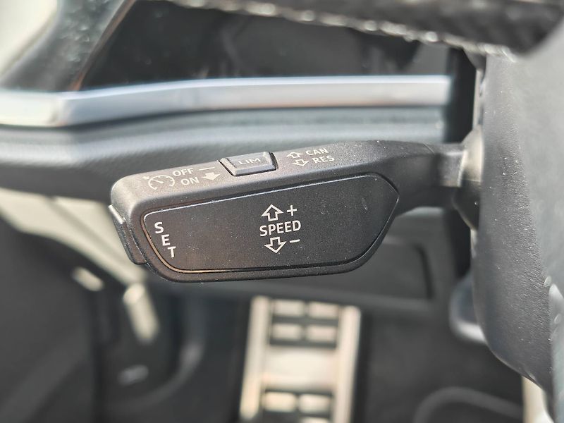 Audi Q3 35 S line STT 1,5TFSI CoD - fotka 13 z 24